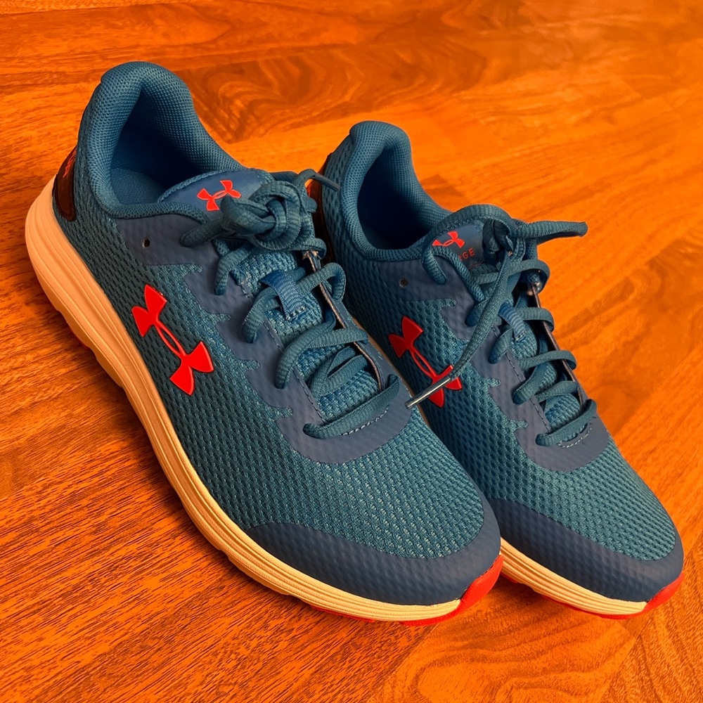 Under Armour Shoes Size 6Y NWOT